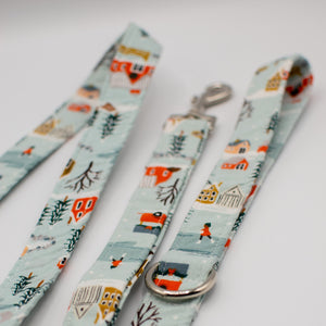 Holiday Village in Mint Dog Leash