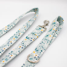 Load image into Gallery viewer, Mint Daisies Dog Leash
